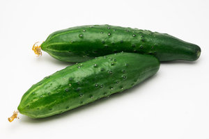 Огурцы среднеплодные Атлет колючие